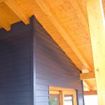 Casaviva: particolari esterni, copertura in legno, pareti rivestite in legno